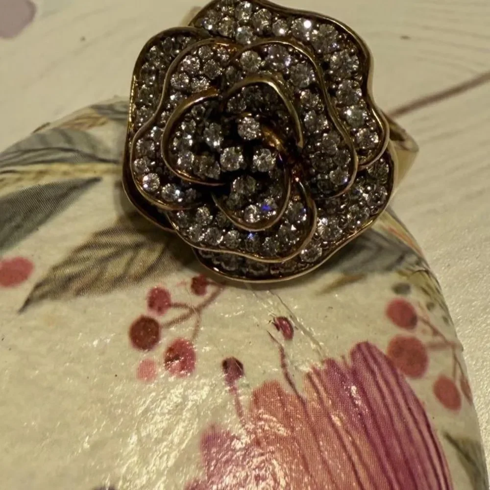 STATEMENT ROSE RING SWAROVSKI STYLE – SIZE 9 💎 - Picture 5 of 15
